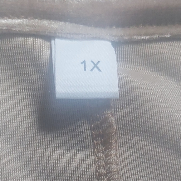 Rotita Size 1X Gold Sequin Sweater - Picture 3 of 4